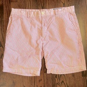 Red Vineyard Vines Seersucker Shorts EUC Like New 38